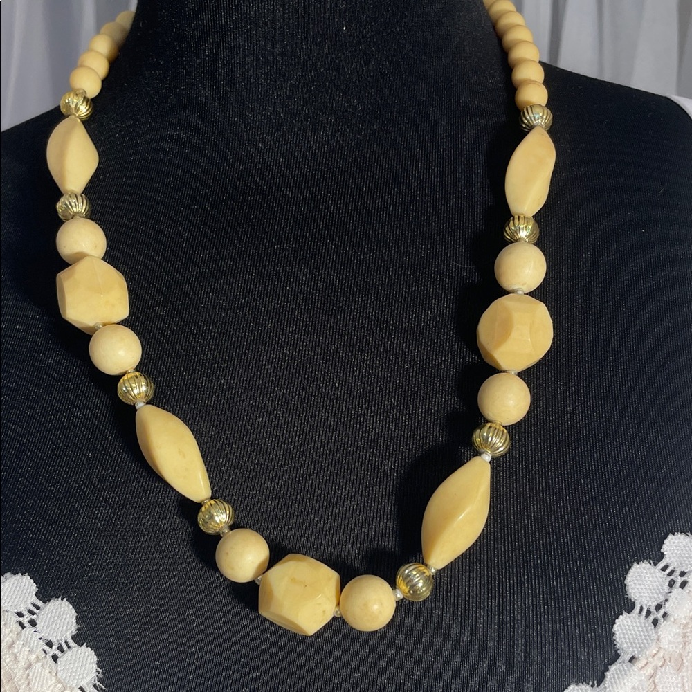 Vintage Yellow Creamy Bakelite Beaded Necklace from 1930’s 1960’s